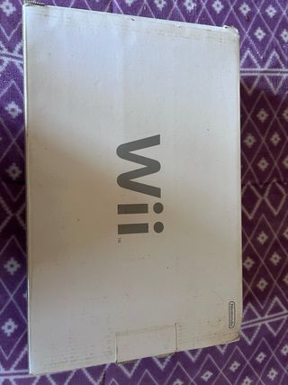 Nintendo Wii blanca - 2 mandos + 4 juegos