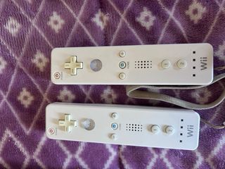 Nintendo Wii blanca - 2 mandos + 4 juegos