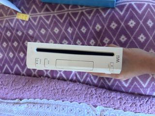 Nintendo Wii blanca - 2 mandos + 4 juegos