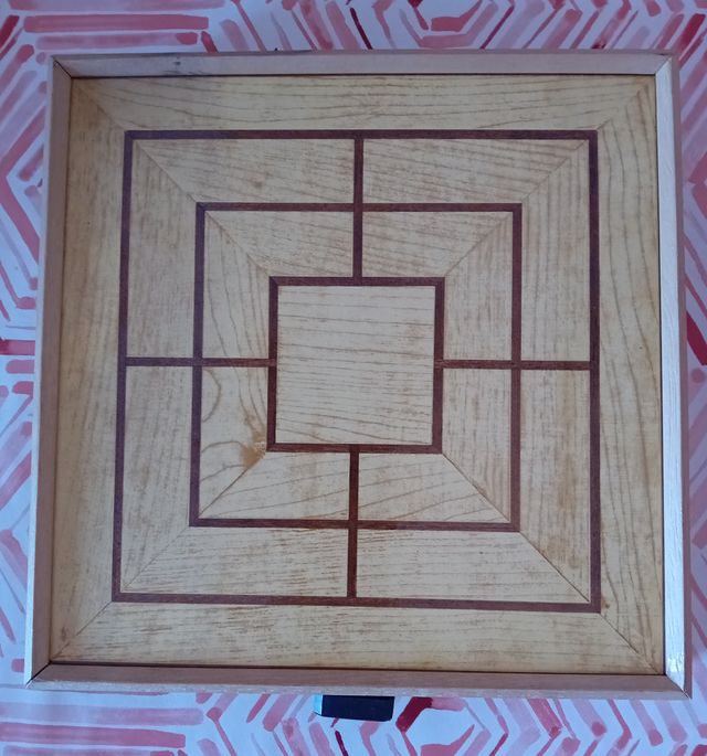 Scacchiera e gioco da tavolo in legno