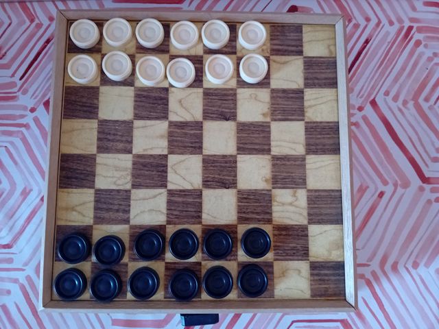 Scacchiera e gioco da tavolo in legno