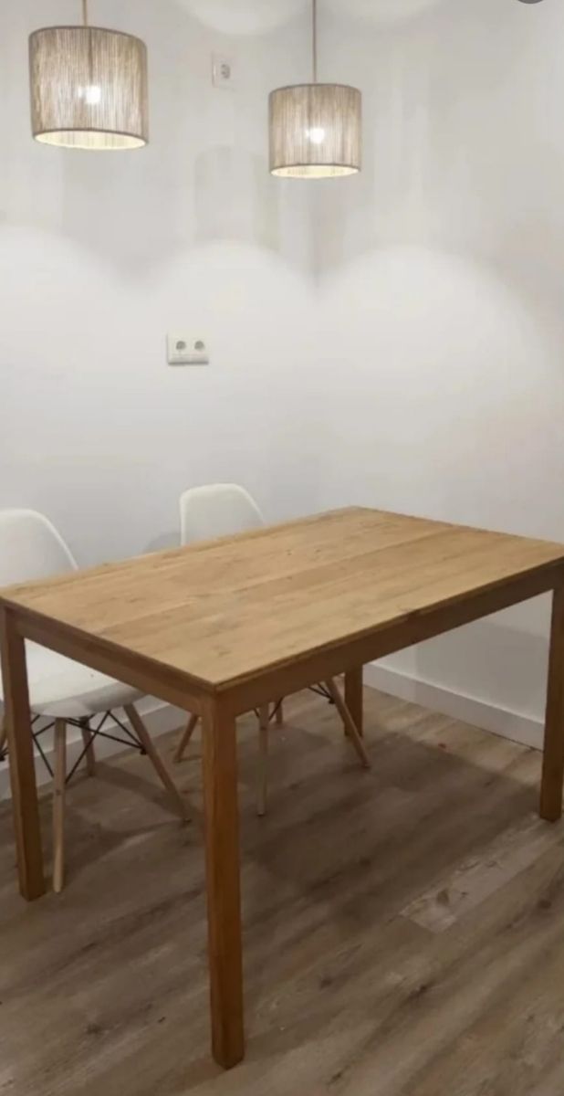 Mesa madera marrón