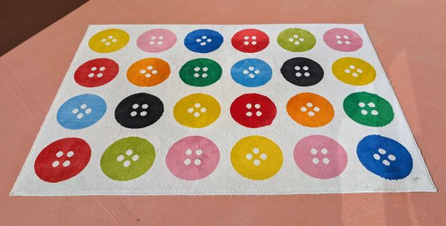 Alfombra infantil botones multicolor