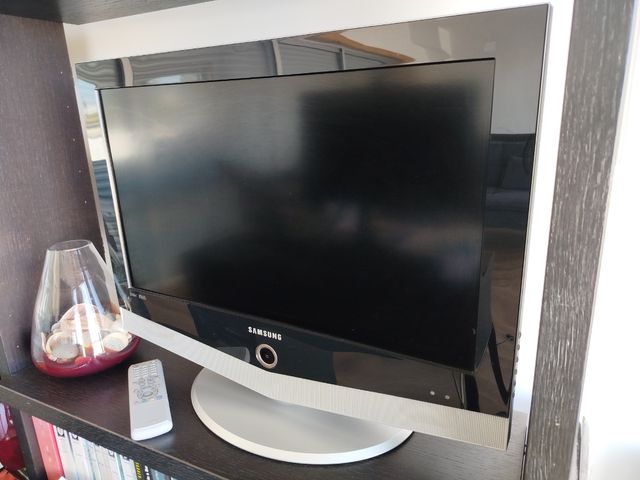 TV Samsung 26" - Preta