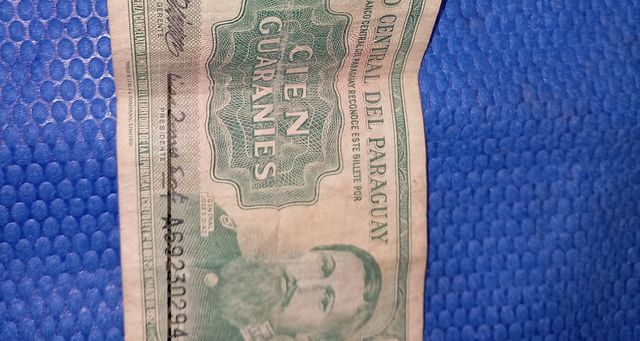 BILLETES DE VARIOS PAISES