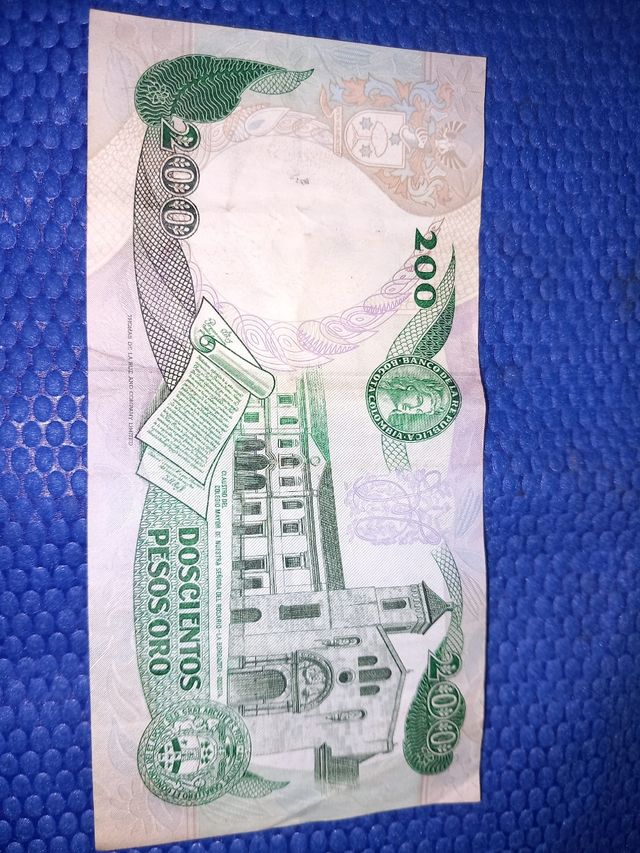 BILLETES DE VARIOS PAISES