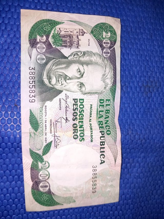 BILLETES DE VARIOS PAISES