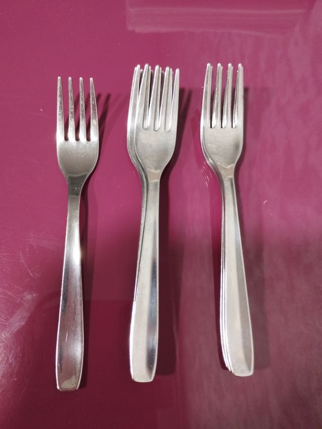 Tenedor de postres de metal inox