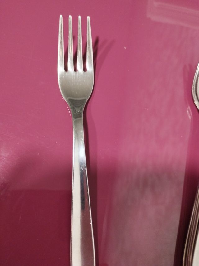 Tenedor de postres de metal inox