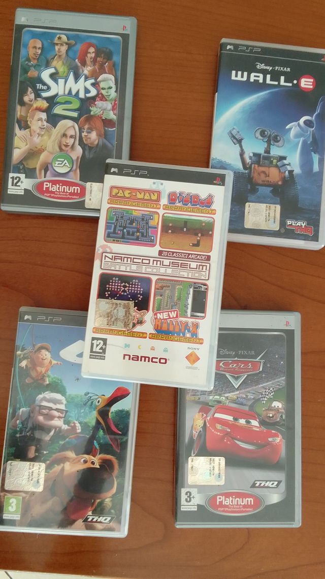 PSP: WALL-E, Cars, UP, Sims 2