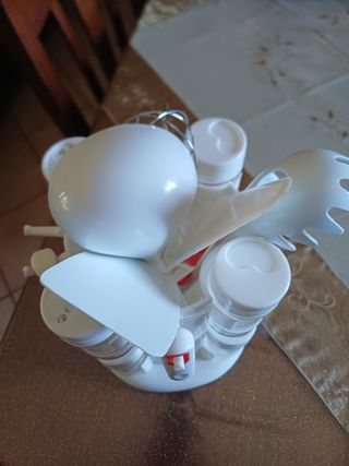 Set cucina 19 pz ,8 porta spezie, è accessori vari