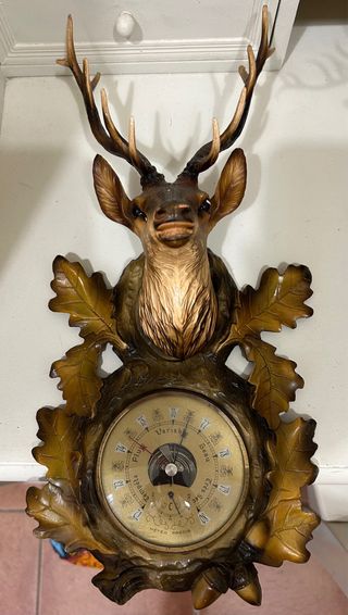 Barómetro de ciervo antiguo
