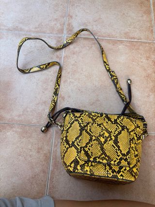 Bolso cestita serpiente amarillo