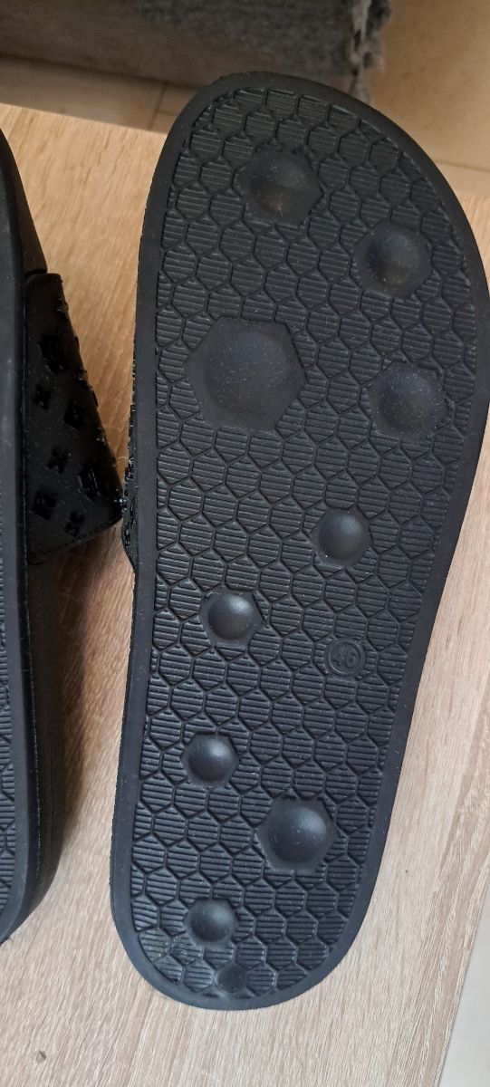 Chanclas Louis Vuitton 46 - Negras