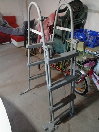 Escalera piscina metalica