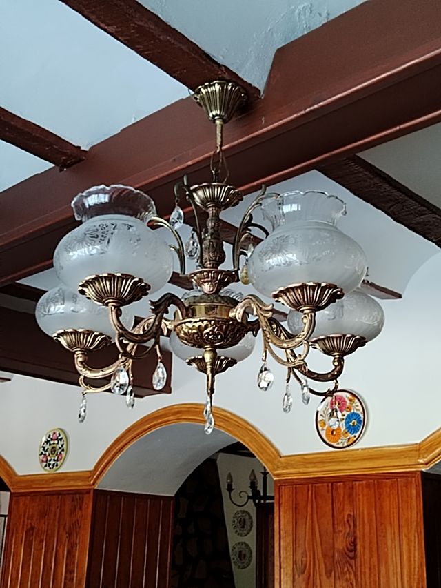 Lámpara techo clásica dorada 5 luces