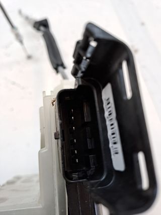 CERRADURA PUERTA TRASERA DERECHA OPEL CORSA F