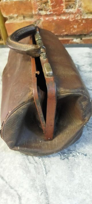 Maletín médico vintage marrón