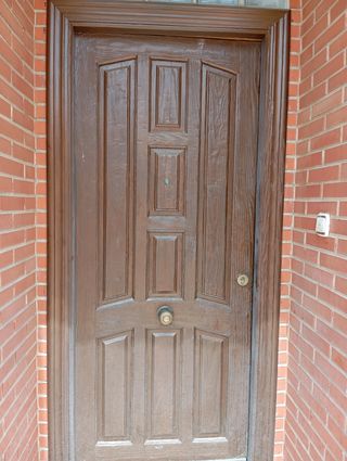 Puerta exterior madera maciza