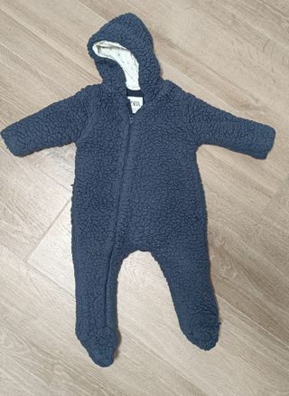 Buzo bebé Zara 6-9 meses