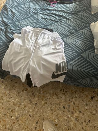 Pantalones nike essentials adidas etc