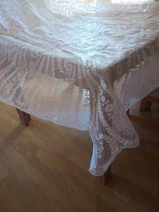 Mantel blanco encaje