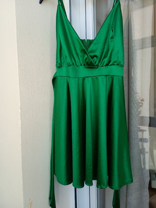 Vestido satén verde