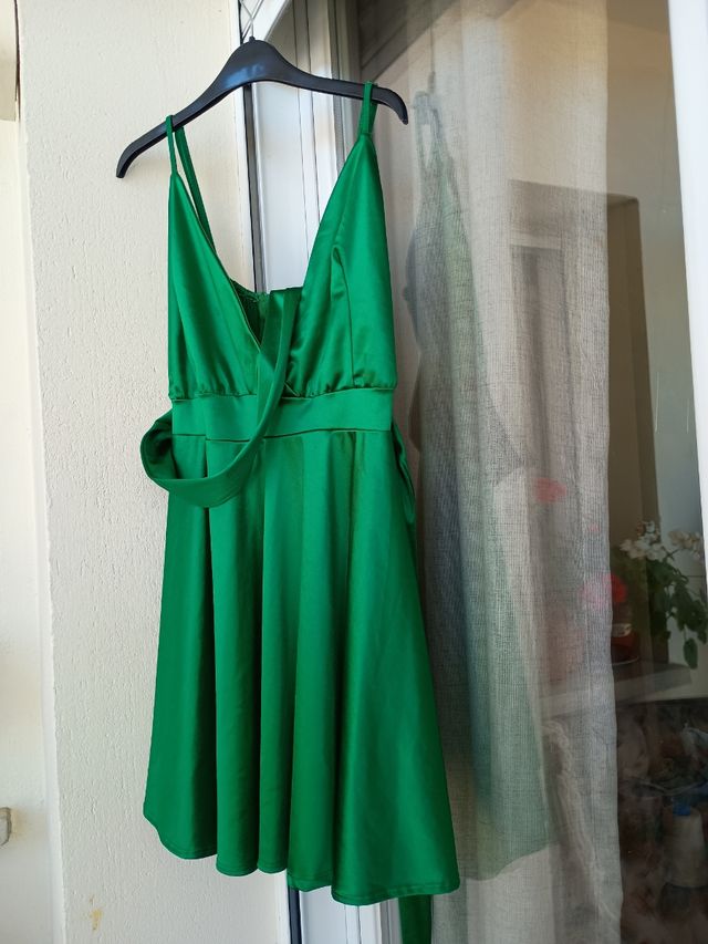 Vestido satén verde