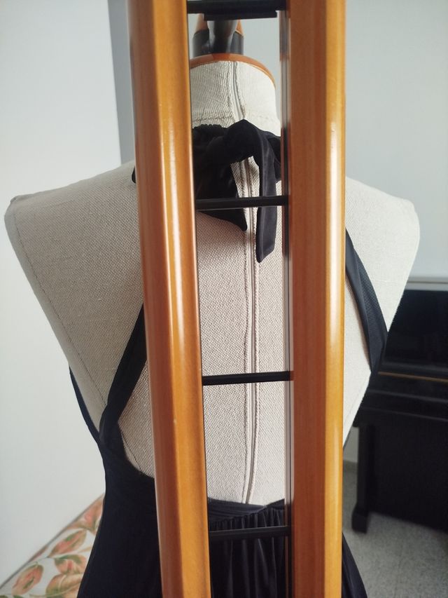 Vestido negro drapeado