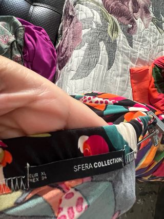 Falda midi multicolor estampada