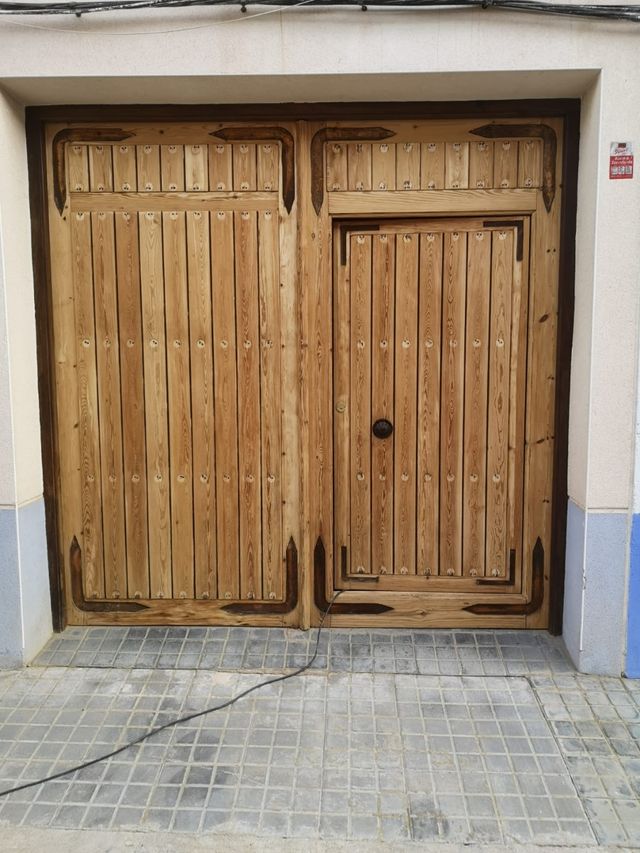 Se restauran todo tipo de puertas viejas