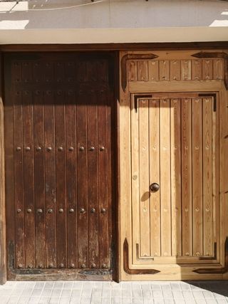 Se restauran todo tipo de puertas viejas