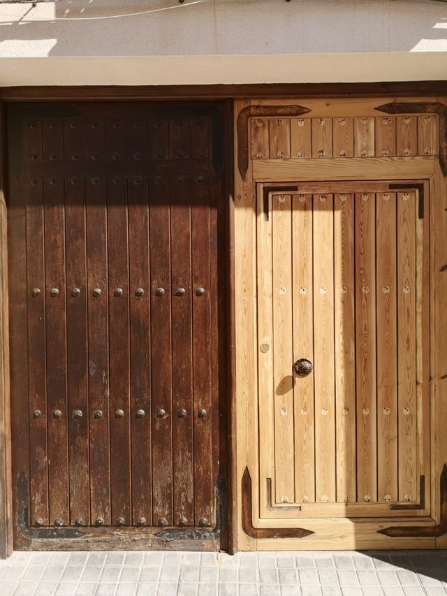 Se restauran todo tipo de puertas viejas