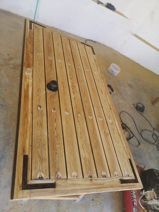 Se restauran todo tipo de puertas viejas