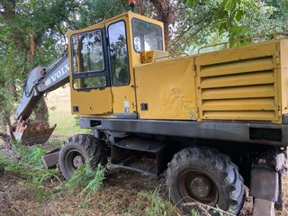 Excavadora Giratoria de ruedas Volvo EW230 usada