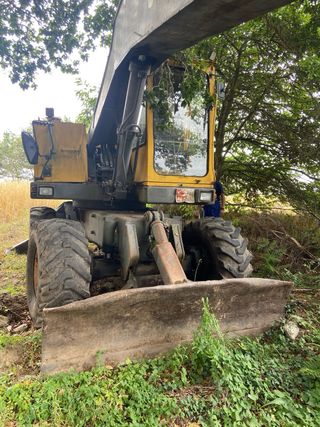 Excavadora Giratoria de ruedas Volvo EW230 usada