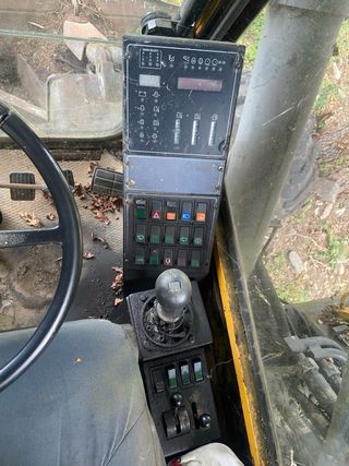 Excavadora Giratoria de ruedas Volvo EW230 usada