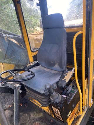 Excavadora Giratoria de ruedas Volvo EW230 usada