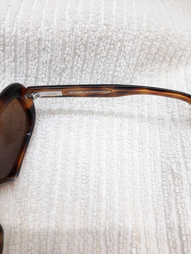 Gafas de sol. marrón