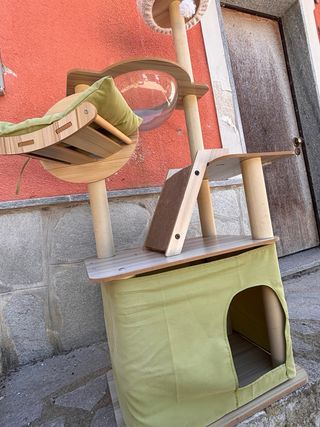 Tiragraffi per gatti - legno & tessuto