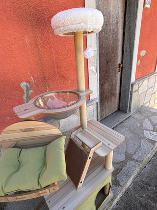 Tiragraffi per gatti - legno & tessuto