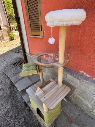 Tiragraffi per gatti - legno & tessuto