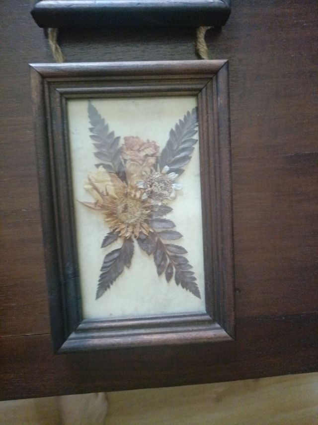 2 Cuadros vintage con flores secas.