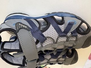 Sandalias Geox niño/a grises Talla 33 a estrenar.