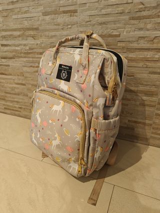 Mochila de bebe con cuna/cambiador incluido