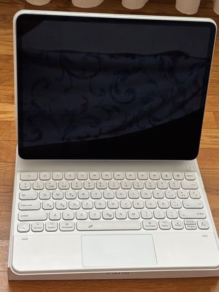 iPad Air 13" M2 256GB Nuevo + Magnetic Keyboarg 