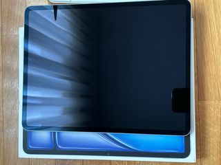 iPad Air 13" M2 256GB Nuevo + Magnetic Keyboarg 