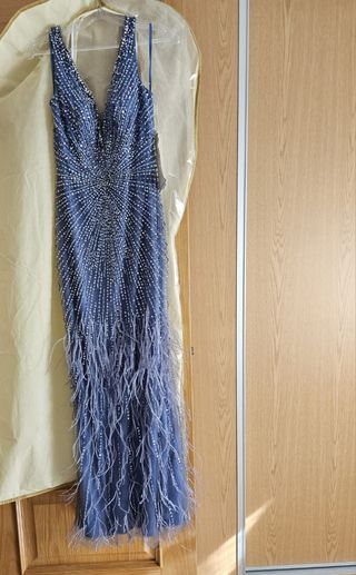 Vestido fiesta precioso. Puesto unas horas