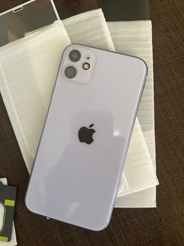 iPhone 11 (64gb) Morado - Apple