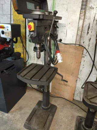 Taladro de columna industrial